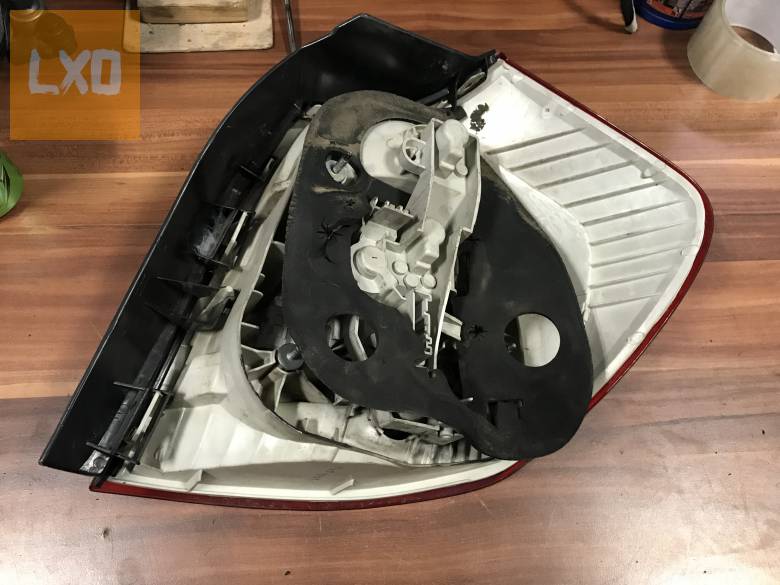 BMW E81  - bal hátsó lámpa apróhirdetés