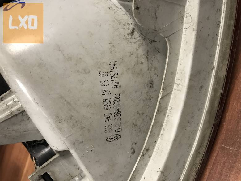 VW GOLF V -- jobb hátsó lámpa apróhirdetés