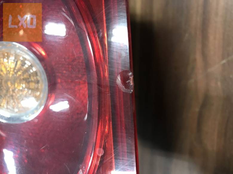 VW GOLF V - bal hátsó lámpa (pici hibával) apróhirdetés