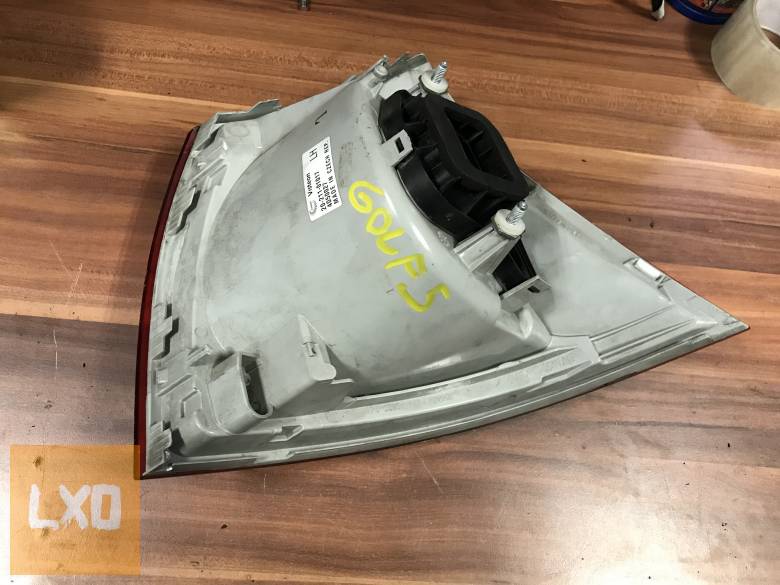 VW GOLF V - bal hátsó lámpa (pici hibával) apróhirdetés
