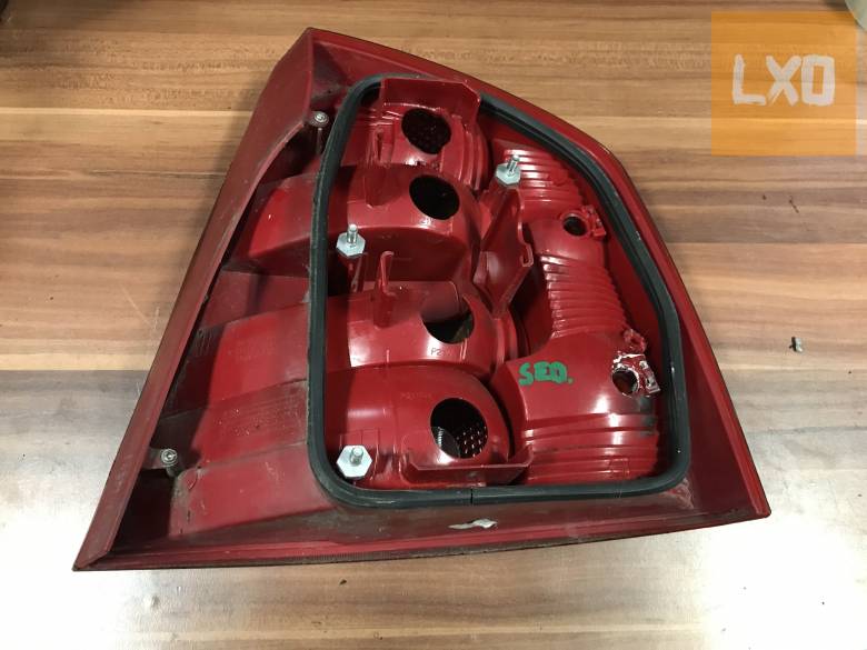 SKODA OCTAVIA II ( 5 ajtós) - bal hátsó lámpa apróhirdetés