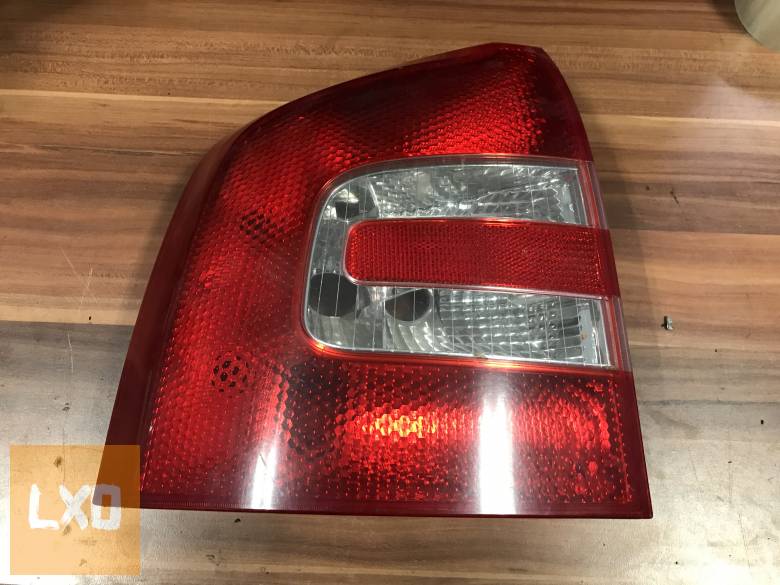 SKODA OCTAVIA II Kombi - bal hátsó lámpa  ( foglalat nélkül) apróhirdetés
