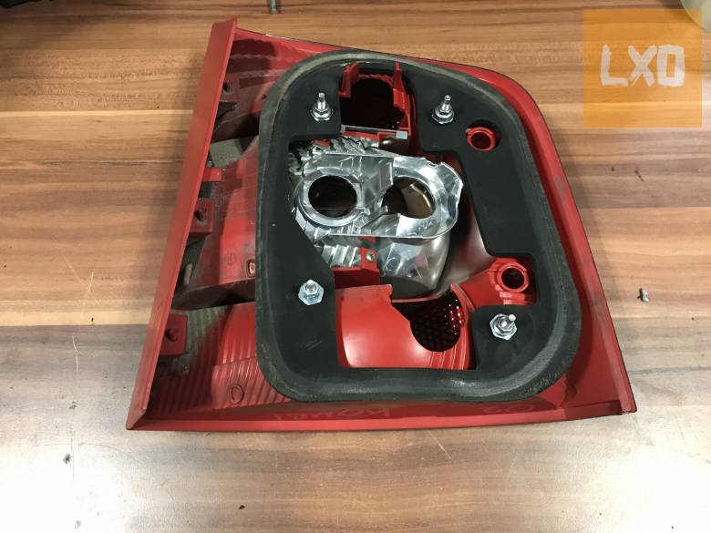 SKODA OCTAVIA II Kombi - bal hátsó lámpa  ( foglalat nélkül) apróhirdetés