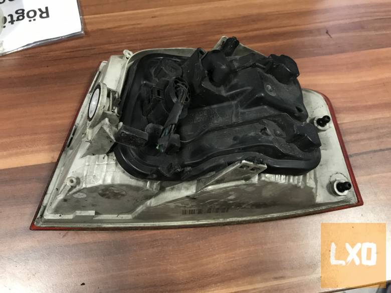 AUDI A4 B7 SEDAN - bal hátsó külső lámpa apróhirdetés