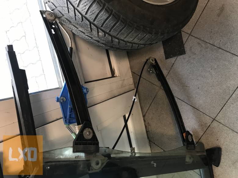 AUDI A4 B7 - jobb első ajtó keret apróhirdetés