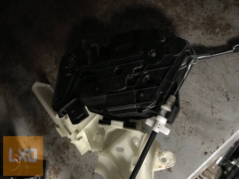 VW PASSAT CC  - jobb hátsó zár 5N0 839 016 A apróhirdetés