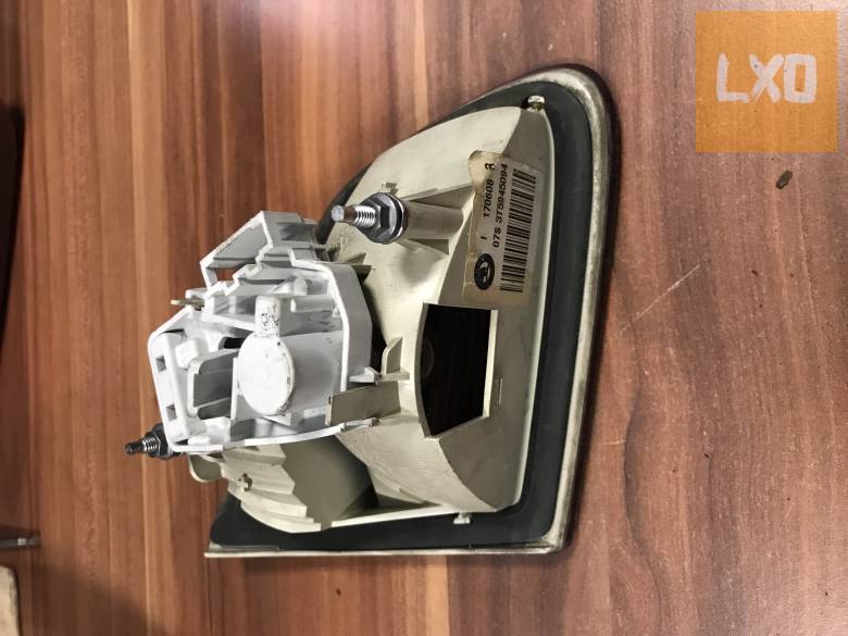 SKODA SUPERB 3T SEDAN / jobb hátsó belső lámpa 3T5 945 094 apróhirdetés