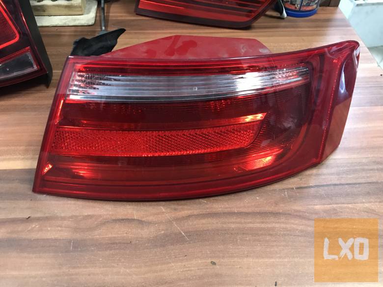 AUDI A5 8T COUPE / jobb hátsó belső lámpa 8T0 945 096 apróhirdetés