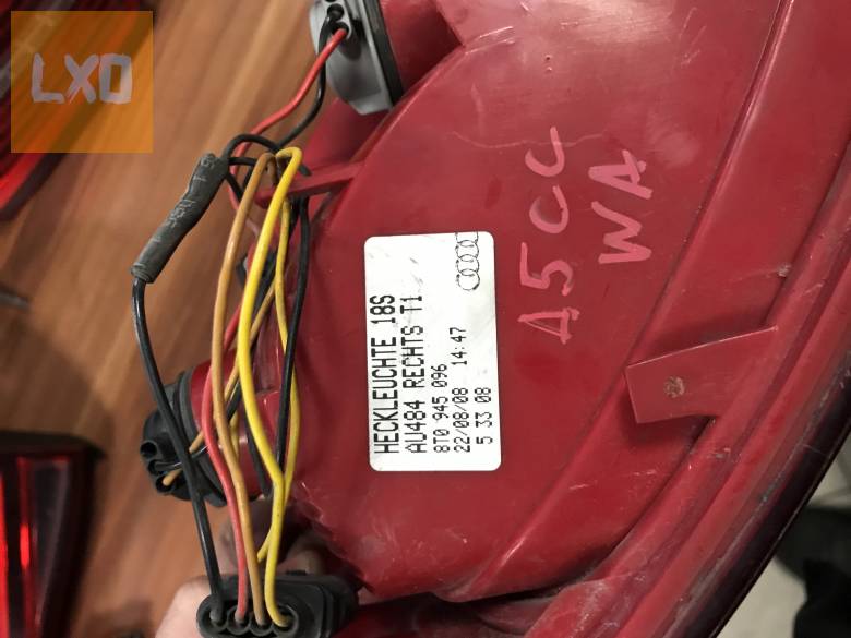 AUDI A5 8T COUPE / jobb hátsó belső lámpa 8T0 945 096 apróhirdetés