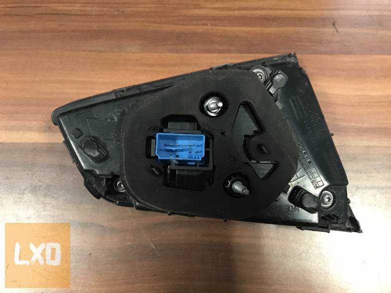 VW PASSAT B8 SEDAN / jobb hátsó belső lámpa 3G5 945 308 E apróhirdetés