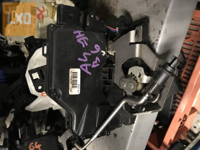 AUDI A4 B6  - jobb hátsó ajtózár 8E0 839 016 C apróhirdetés
