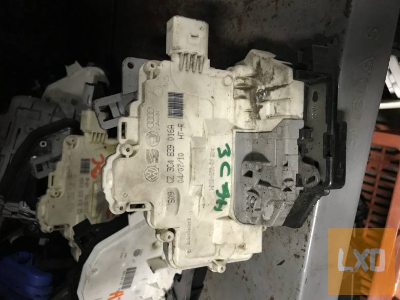 VW PASSAT B6  - jobb hátsó ajtózár 3C4 839 016 A apróhirdetés