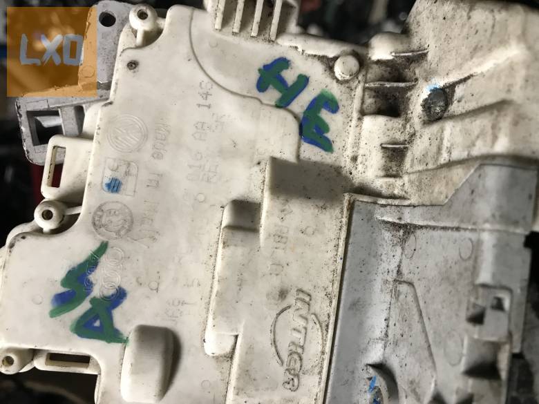 AUDI A4 B7  - jobb hátsó ajtózár 8E0 839 016 AA apróhirdetés