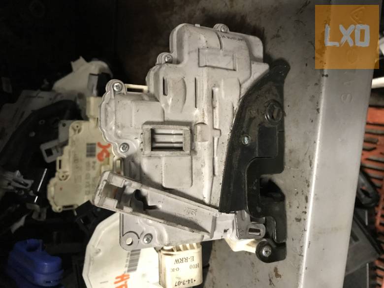 SEAT LEON 1P - jobb hátsó ajtózár 1P0 839 016 apróhirdetés