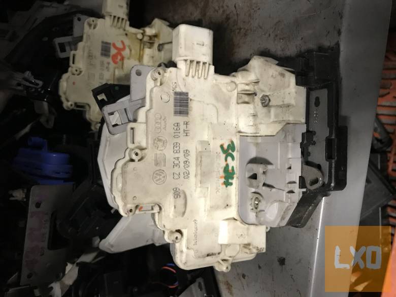 VW PASSAT B6 VARIANT - jobb hátsó ajtózár 3C4 839 016 A apróhirdetés