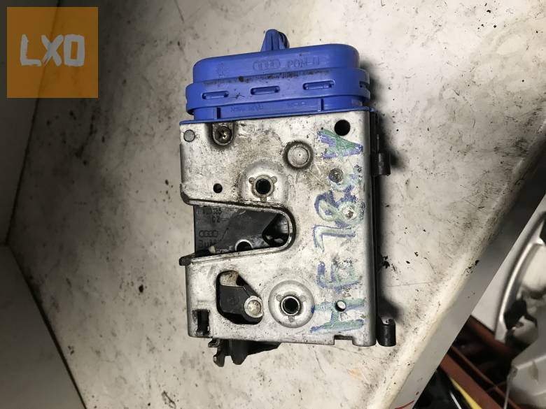 AUDI A3 8L - jobb hátsó zár 4A0 839 016 D apróhirdetés