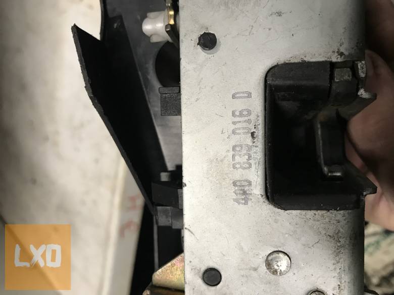 AUDI A3 8L - jobb hátsó zár 4A0 839 016 D apróhirdetés