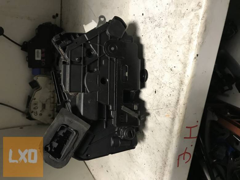 VW JETTA MK6 - bal hátsó zár 5N0 839 015 A apróhirdetés