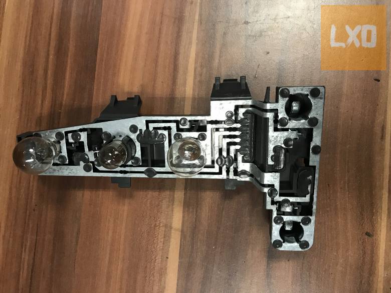 VW GOLF IV VARIANT - jobb  hátsó  lámpa foglalat 1J9 945 258 A apróhirdetés