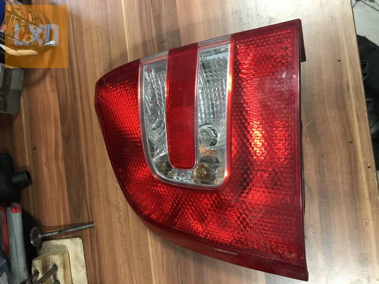 SKODA OCTAVIA II KOMBI - bal hátsó  lámpa apróhirdetés