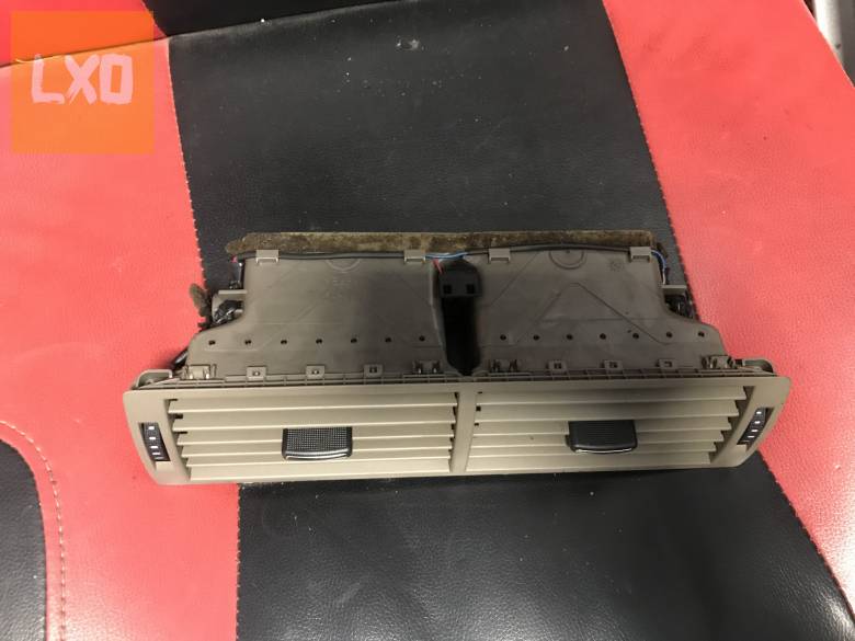 AUDI A4 B7 - középső légbefúvó apróhirdetés