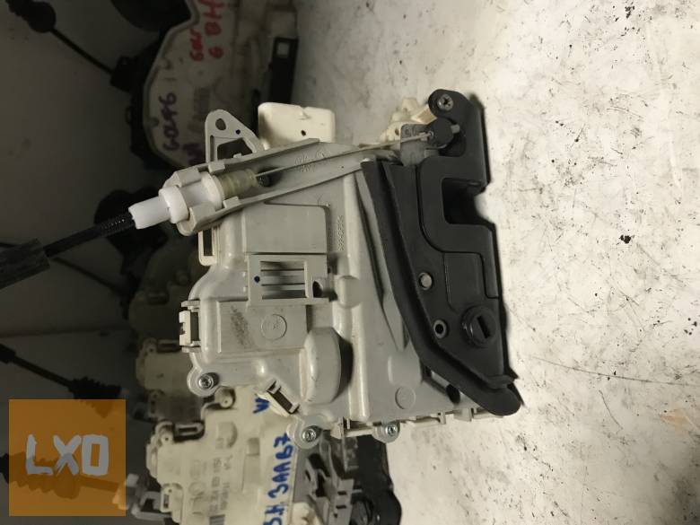 AUDI A4 B8 FL - bal hátsó zár 8K0 839 015 C apróhirdetés