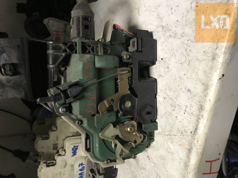 VW PASSAT B5.5 - bal hátsó zár 3B4 839 015 M apróhirdetés