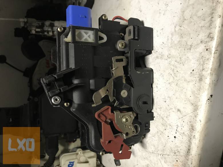 VW TOURAN 1T - bal hátsó zár 7L0 839 015 apróhirdetés