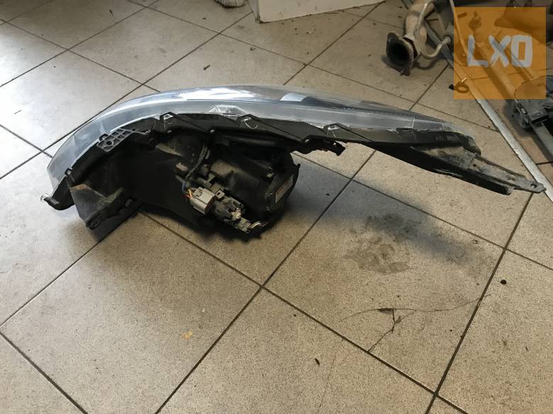 SUZUKI SWIFT VI -  jobb első XENON fényszóró  (javított) apróhirdetés