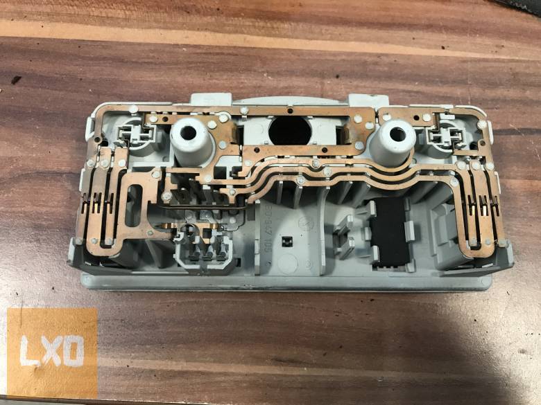 SKODA OCTAVIA II - beltér világítás apróhirdetés