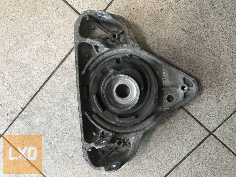 AUDI A4 B7 -- bal első rugótányér 8E0 412 383 apróhirdetés