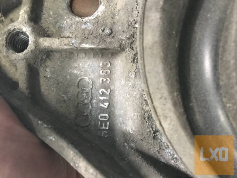 AUDI A4 B7 -- bal első rugótányér 8E0 412 383 apróhirdetés