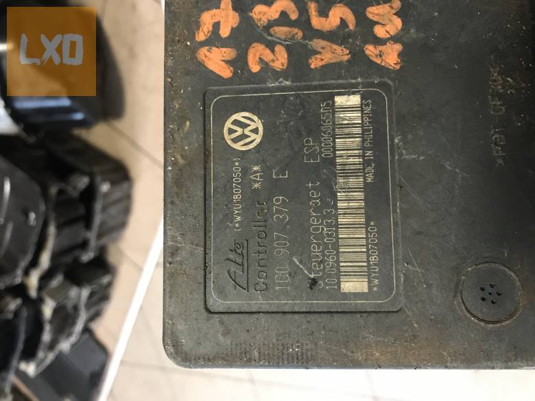 VW GOLF IV 2,3 V5 - ABS kocka 1C0 907 379 E apróhirdetés