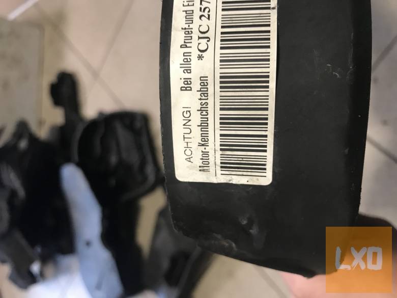 AUDI A4 B8 2,0 CR CJC - vezérlés burkolat 03L 109 107 C apróhirdetés