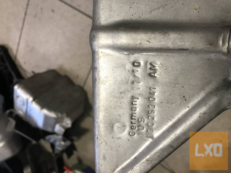 VW GOLF V 1,4 TSI CAV 160LE - hőterelő 03C 253 041 AM apróhirdetés