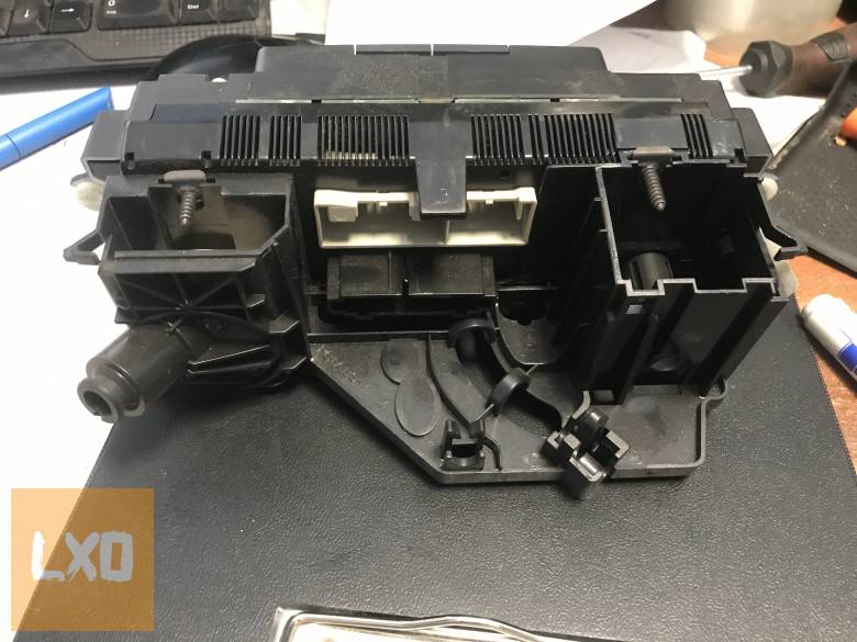 SKODA OCTAVIA II - ülésfűtéses fűtéskapcsoló apróhirdetés