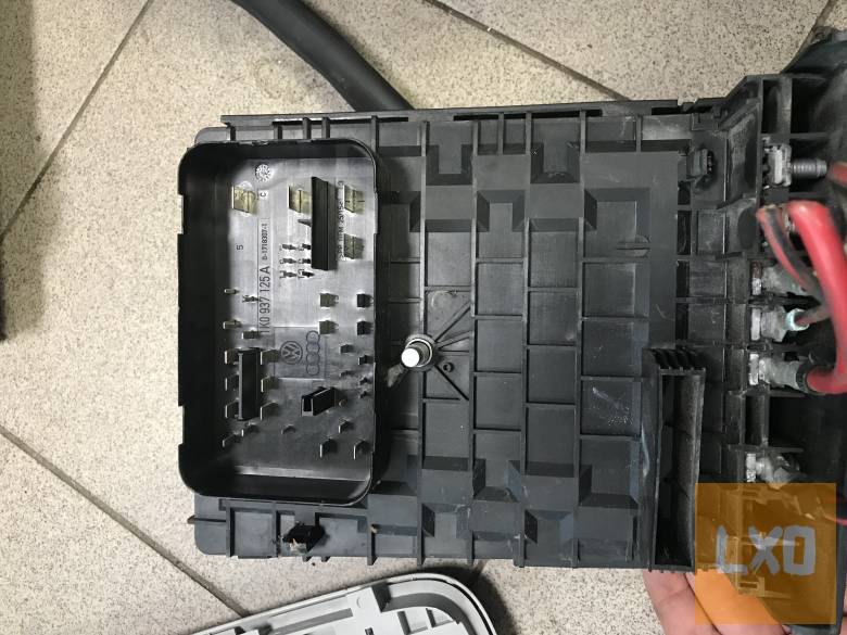 VW GOLF V 2,0 PD BMM - biztosíték tábla 1K0 937 125 A apróhirdetés