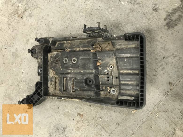 VW TIGUAN II 2,0 CR  - akkumulátor tálca 5QF 915 325 B apróhirdetés