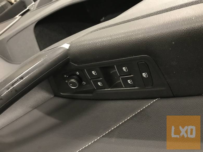 VW TIGUAN II 5NA R-Line - ajtókárpit szett apróhirdetés