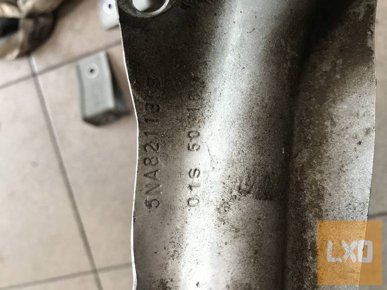 VW TIGUAN II 5NA  2,0 CR - bal első sárvédő tartó 5NA 821 135 B apróhirdetés