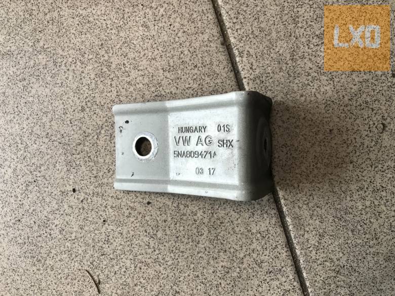 VW TIGUAN II 5NA  2,0 CR - sárvédő tartó 5NA 809 471 A apróhirdetés