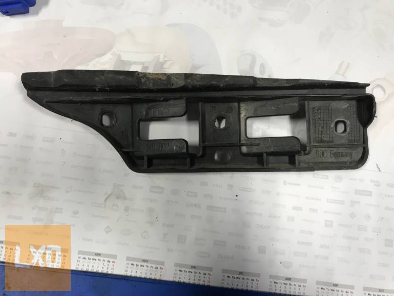 VW GOLF V - jobb első lökhárító tartó 1K0 807 184 apróhirdetés