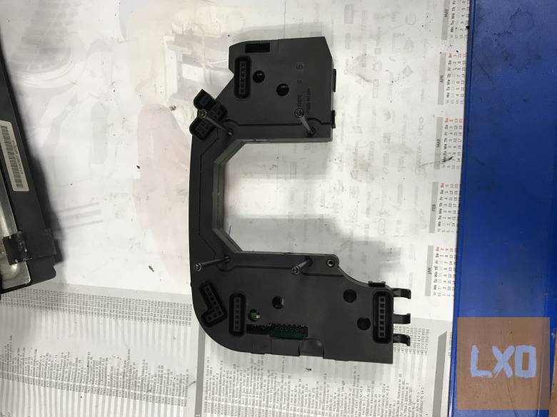 AUDI A4 B7 - kormányvezérlő 8E0 953 549 F apróhirdetés