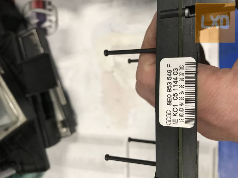 AUDI A4 B7 - kormányvezérlő 8E0 953 549 F apróhirdetés