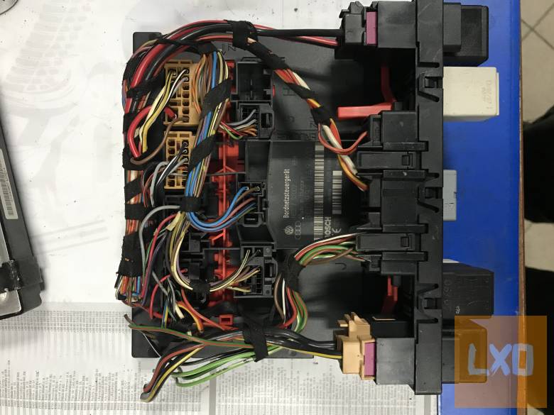 SEAT LEON 1P - komfortmodul 3C0 937 049 AD apróhirdetés