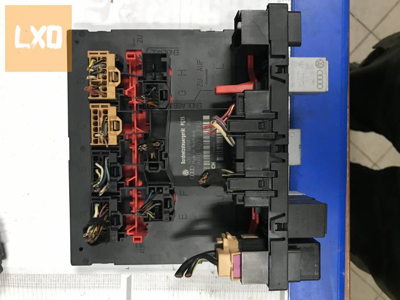 AUDI A3 8P - komfortmodul 8P0 907 279 D apróhirdetés