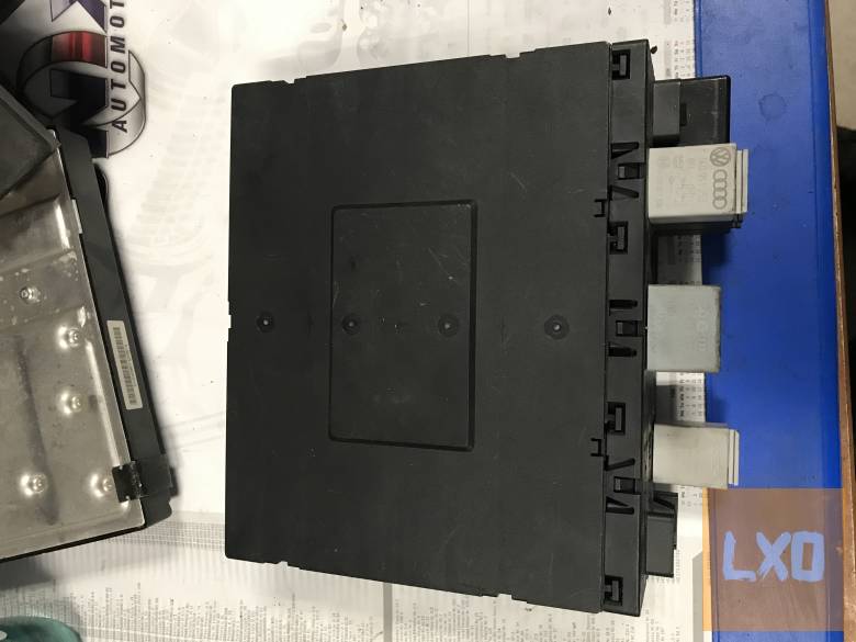 AUDI A3 8P - komfortmodul 8P0 907 279 D apróhirdetés