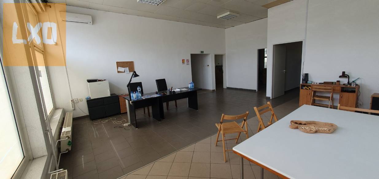 Szolnokon jó helyen bemutató terem, szalon, üzlethelyiség kiadó apróhirdetés