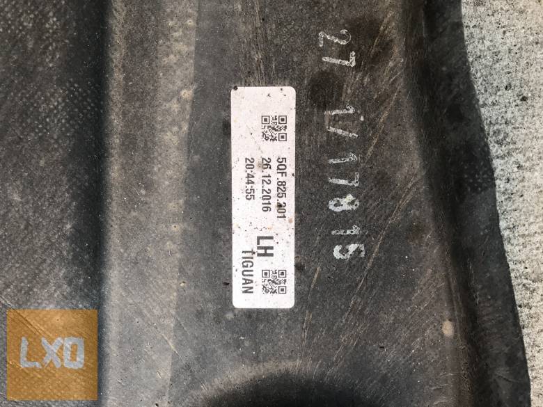 VW TIGUAN II  2,0 CR DFH  - bal padlólemez takaró 5QF 825 201 apróhirdetés
