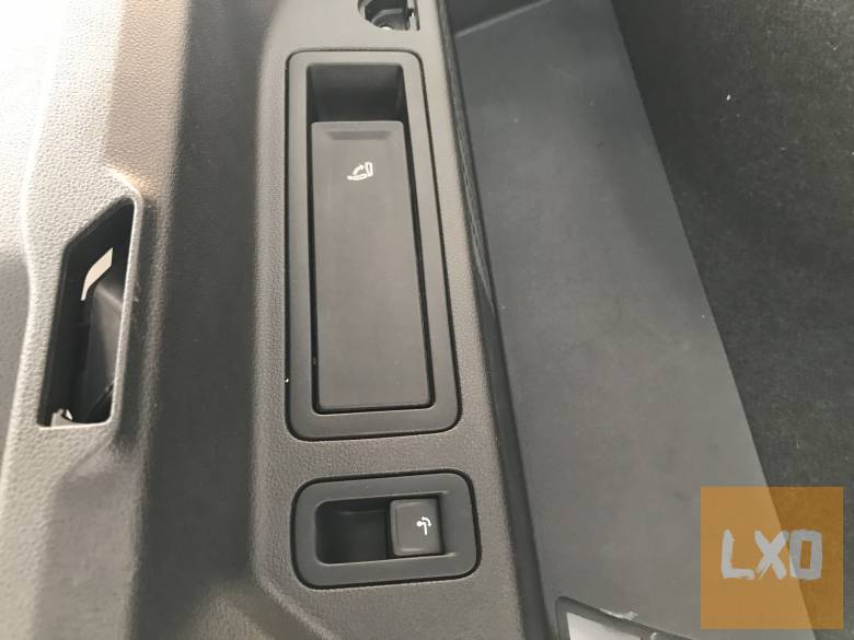 VW TIGUAN II - bal hátsó csomagtér kárpit apróhirdetés